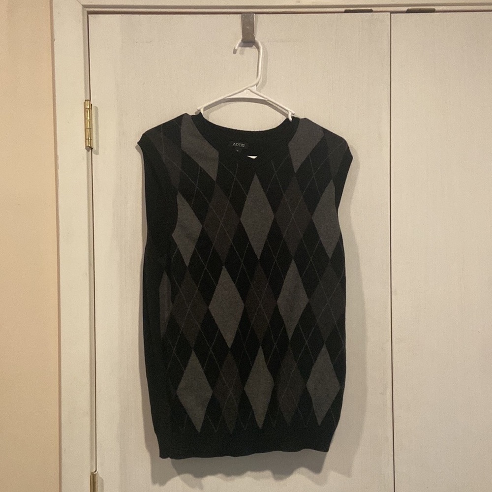 Apt.9 Black Gray Trendy Geometric Sweater Vest